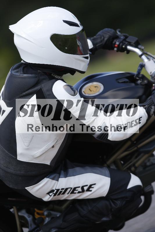 /Archiv-2024/29 12.06.2024 MOTO.CH Track Day ADR/Gruppe blau/92